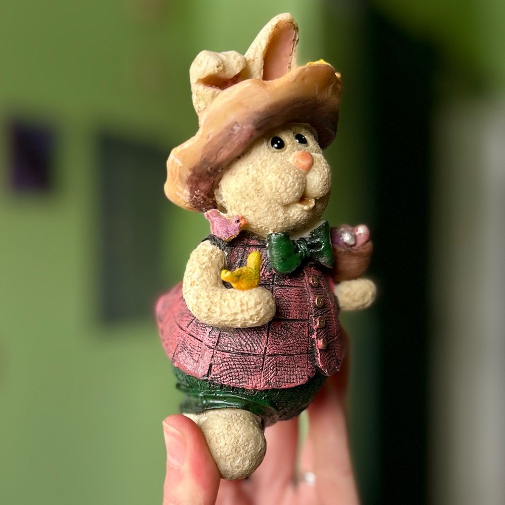 VTG Charming Cottagecore Bunny Rabbit Easter Egg Basket Figurine Decor Accent - Picture 5 of 11